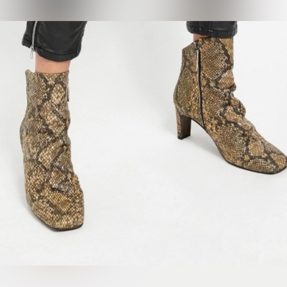 Free People‎ Cybil Bootie Snake Embossed Slough Side Zip Women Size EUR 37 US7